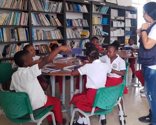 COLOMBIA: 50 LIBROS PARA LA BIBLIOTECA COMUNITARIA