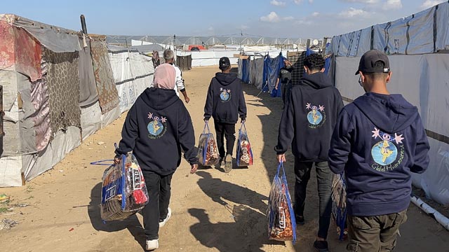 Ayuda humanitaria en Gaza: alimentos y mantas