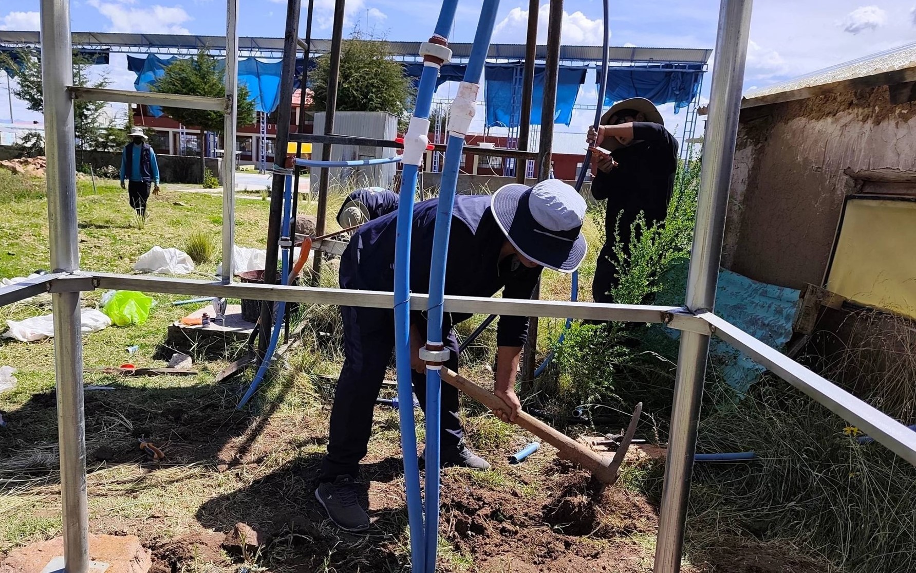 Más agua y  biohuertos en las escuelas rurales de Puno.