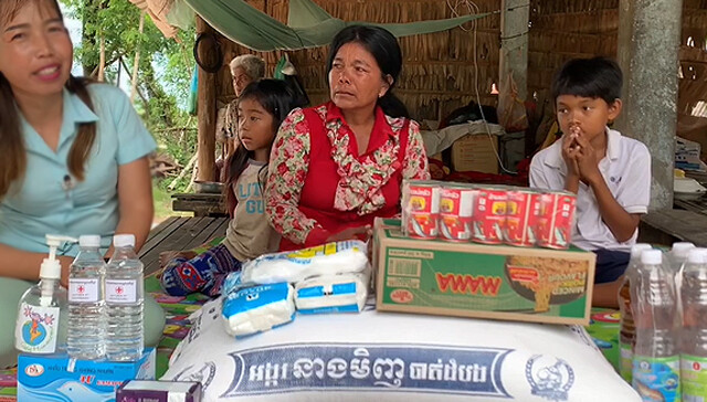 138882265920927000-camboya-coronavirus-entrega-alimentos.jpg