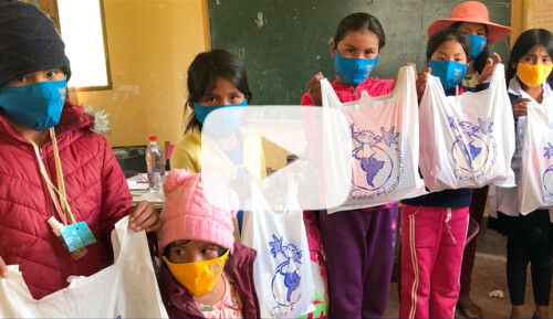 Kits sanitarios para escolares y familias Video