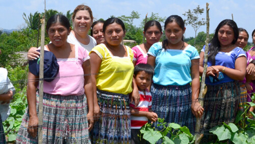 Huertos comunales liderados por mujeres