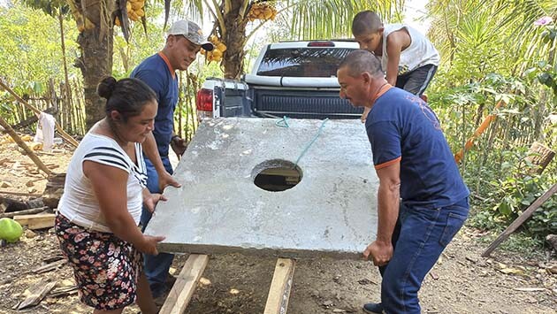 GUATEMALA_LETRINAS3.jpg