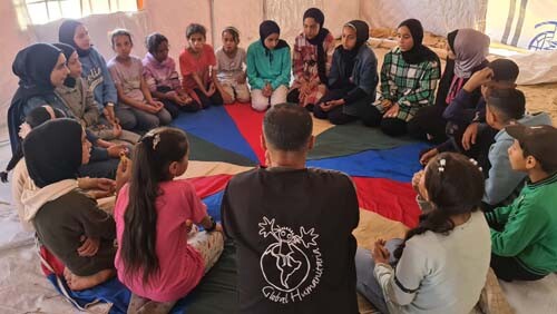 Con la infancia en Gaza